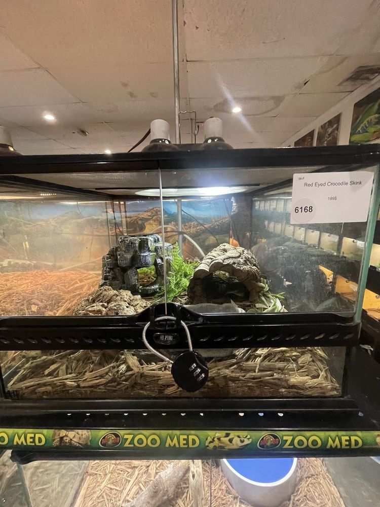 In-store enclosure